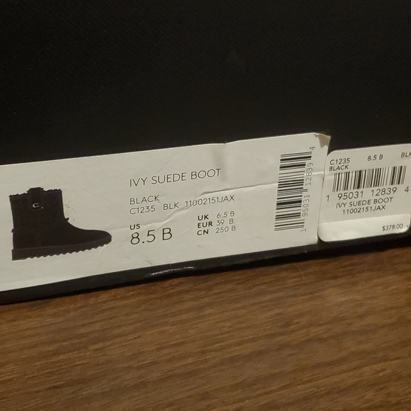 Women's Black Winter Boots - Picture 12 of 17